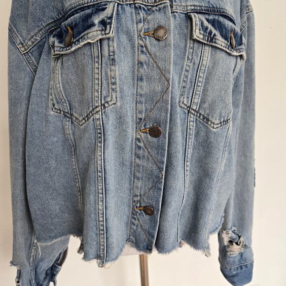 Free People Grunge Distressed Cropped Denim Trucker Jacket Raw Hem Women Largeg - Picture 6 of 13